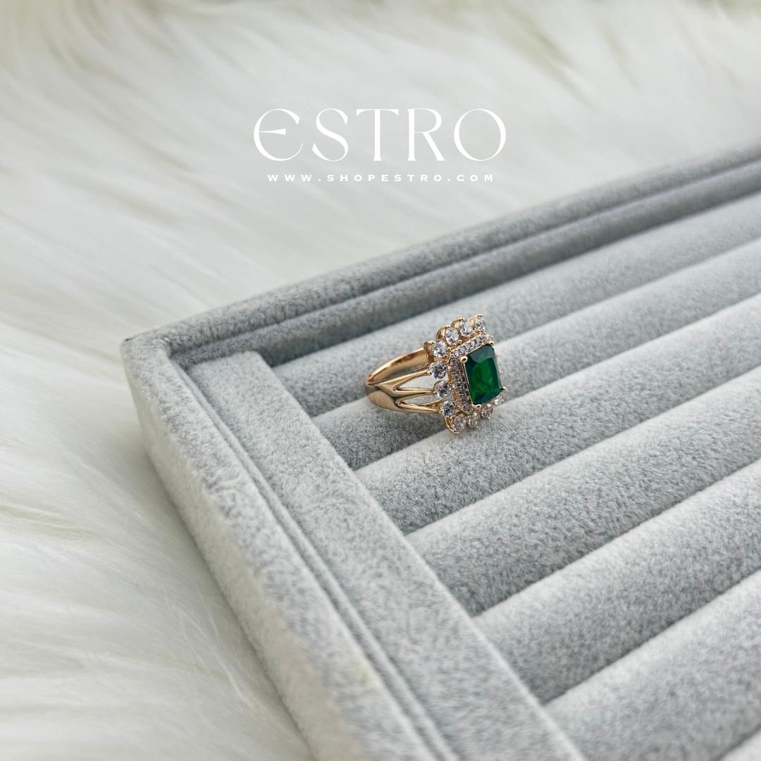 EMERALD ESSENCE RING