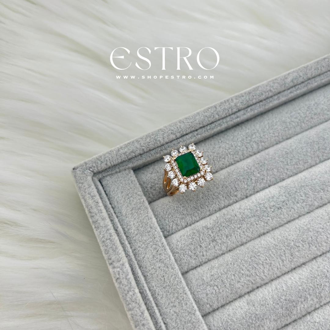 EMERALD ESSENCE RING