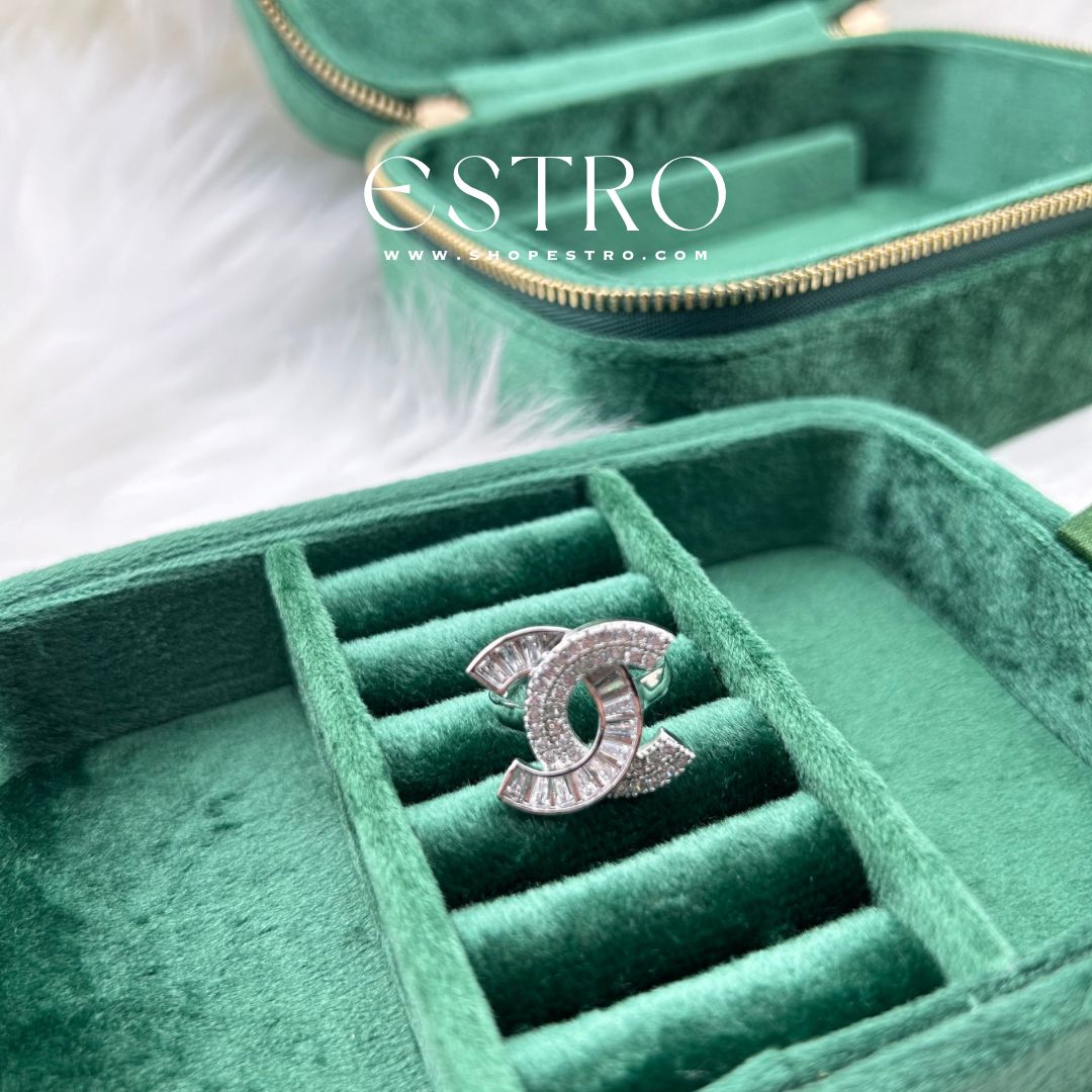 SOLITAIRE BRANDED RING